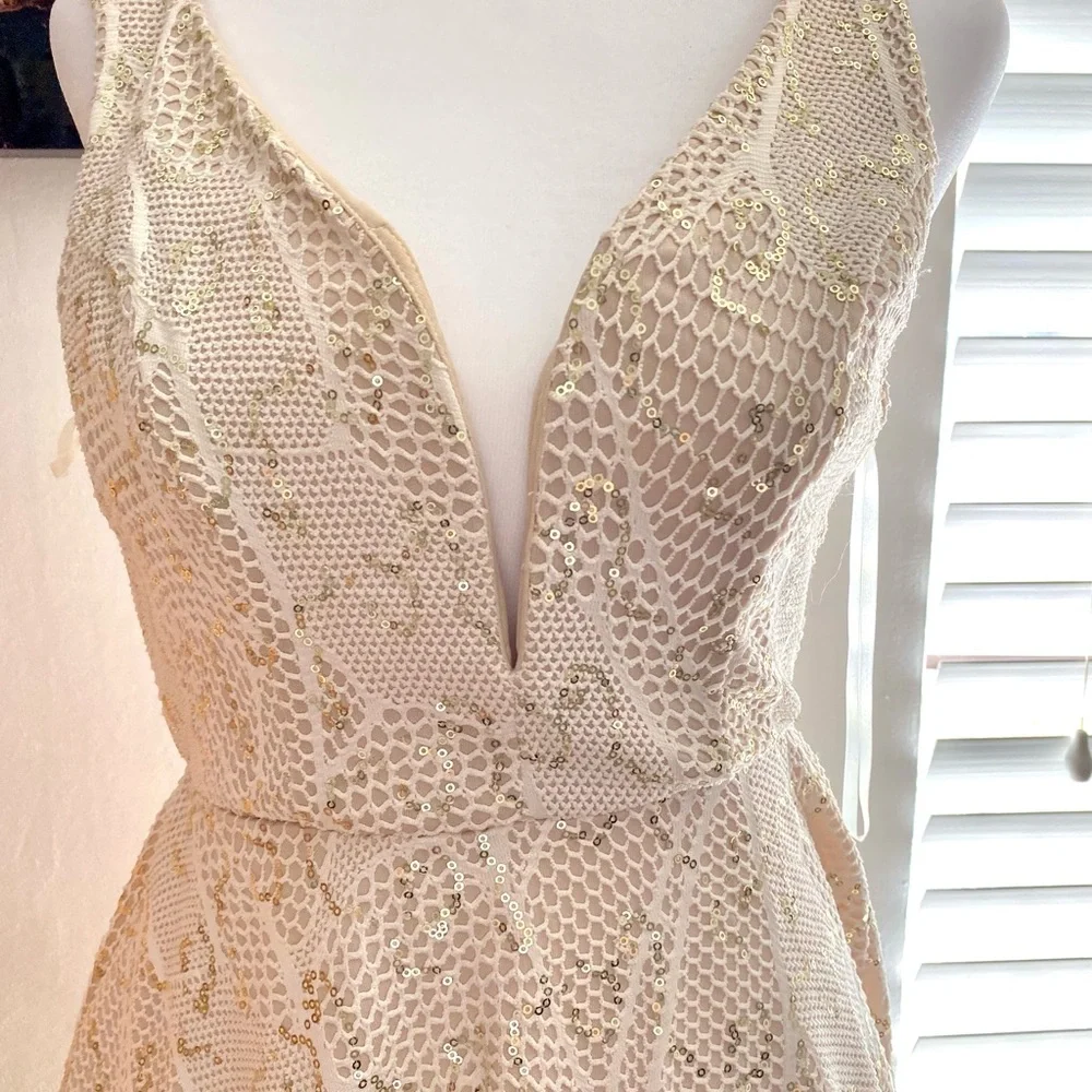 Going out dress - Picture 1 of 4